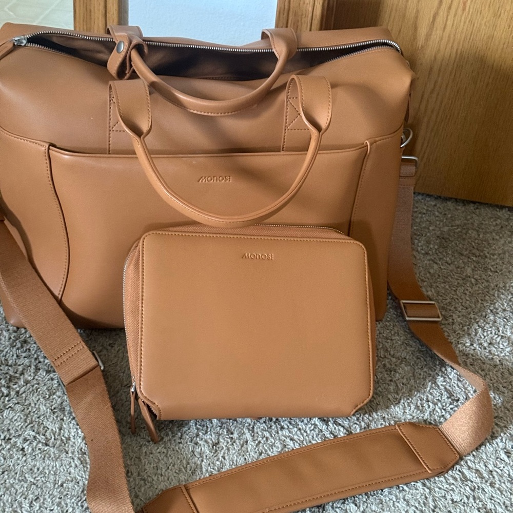 Monos Metro Duffel – Vegan Leather (Tan)